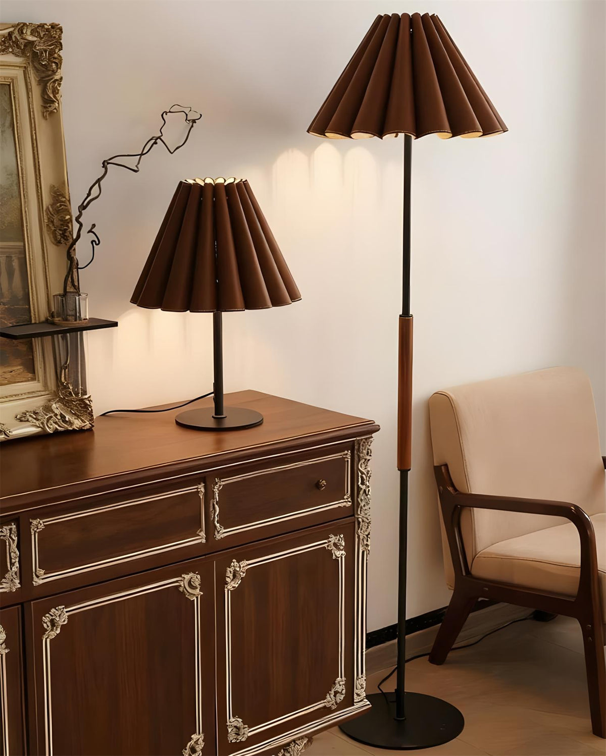 Laurel Pleat Tischleuchte