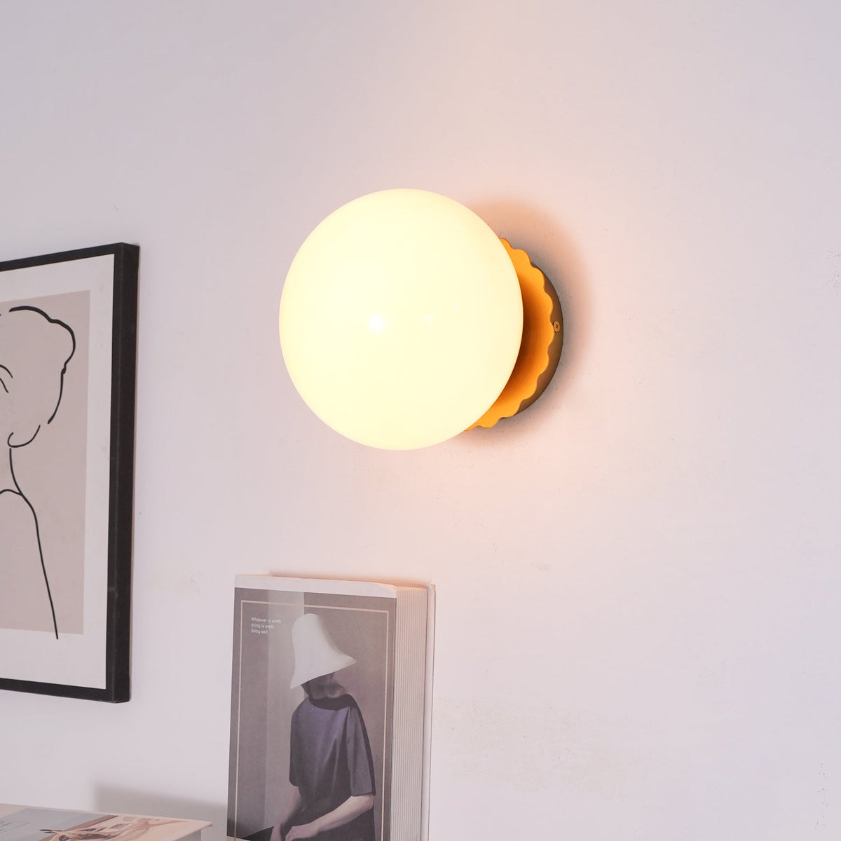 Stefan zeitgenössische minimalistische Wandleuchte aus Glas