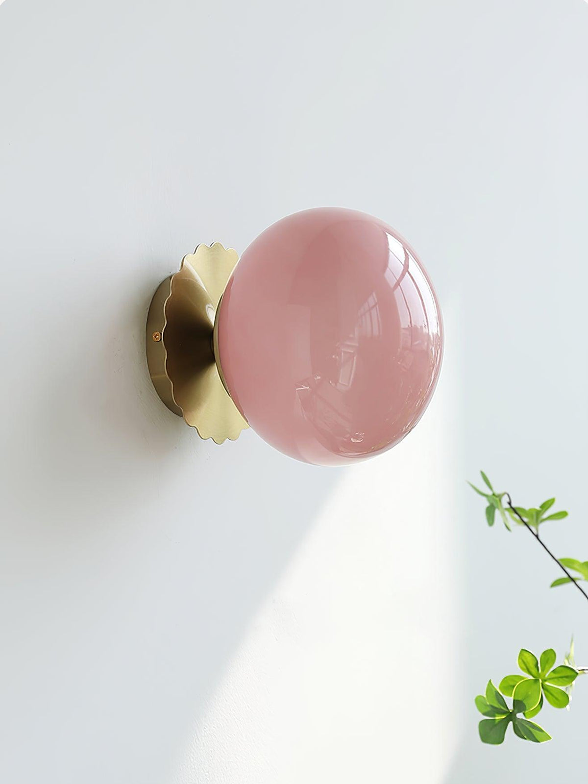 Stefan zeitgenössische minimalistische Wandleuchte aus Glas