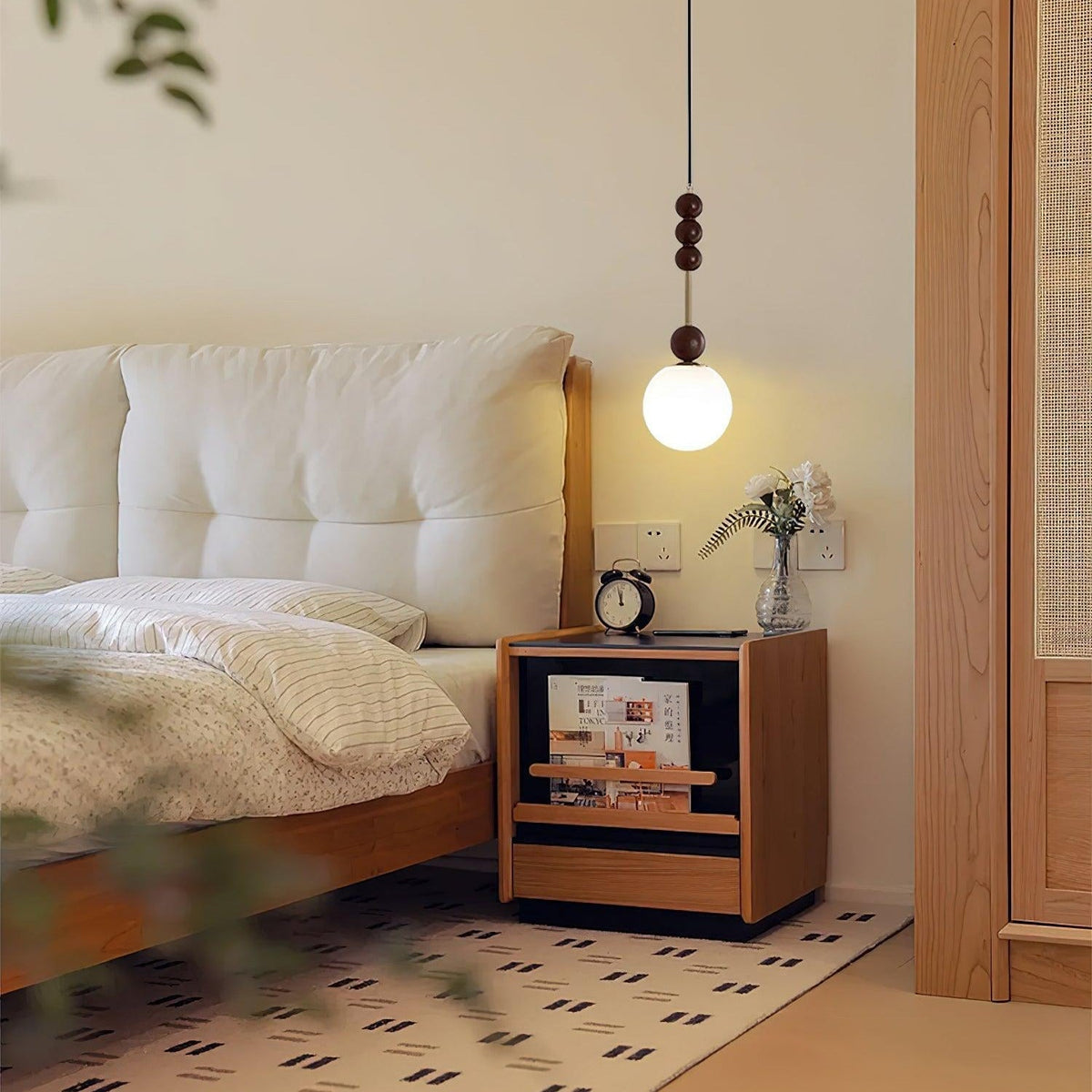 Norn Vintage-Globus-Pendelleuchte mit Holzperlen