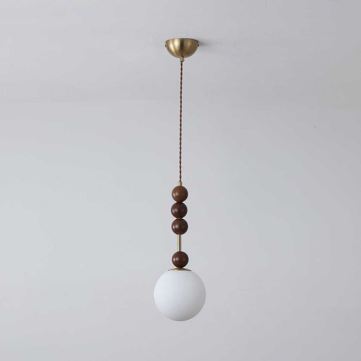 Norn Vintage-Globus-Pendelleuchte mit Holzperlen