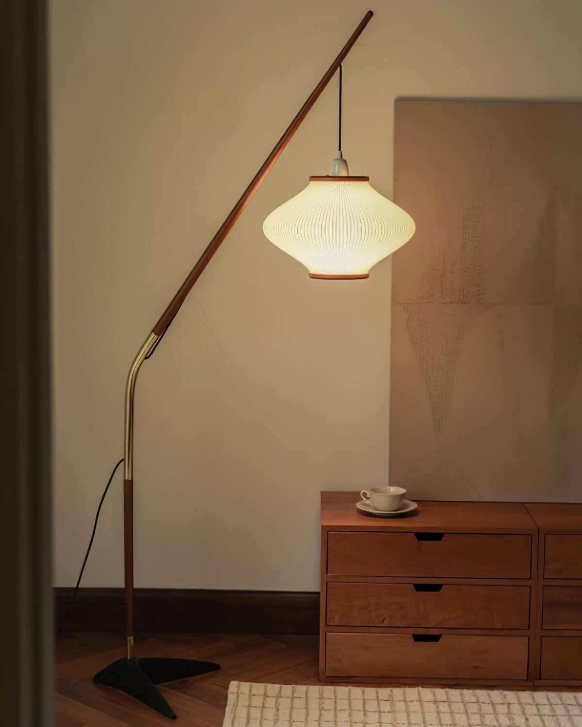 Ervenil Mid-Century-Stil Stehleuchte aus Holz und Glas