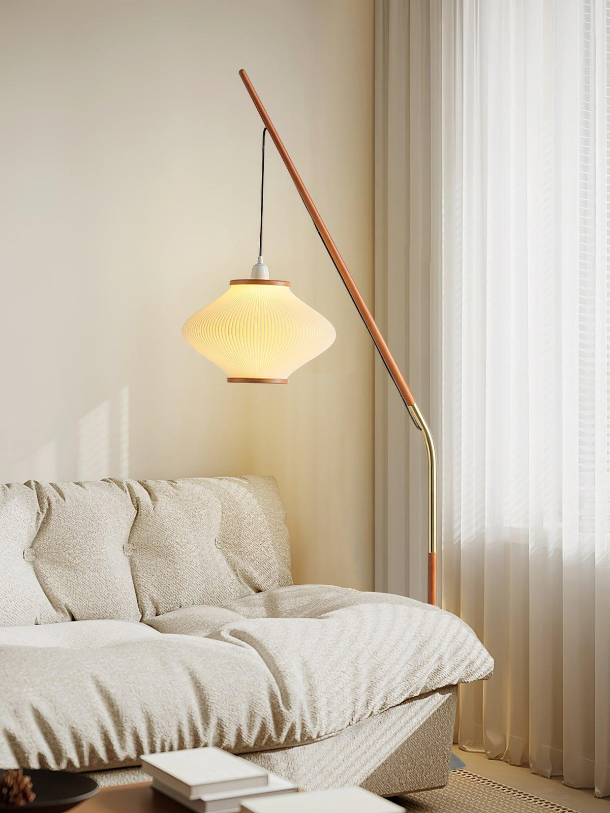 Ervenil Mid-Century-Stil Stehleuchte aus Holz und Glas