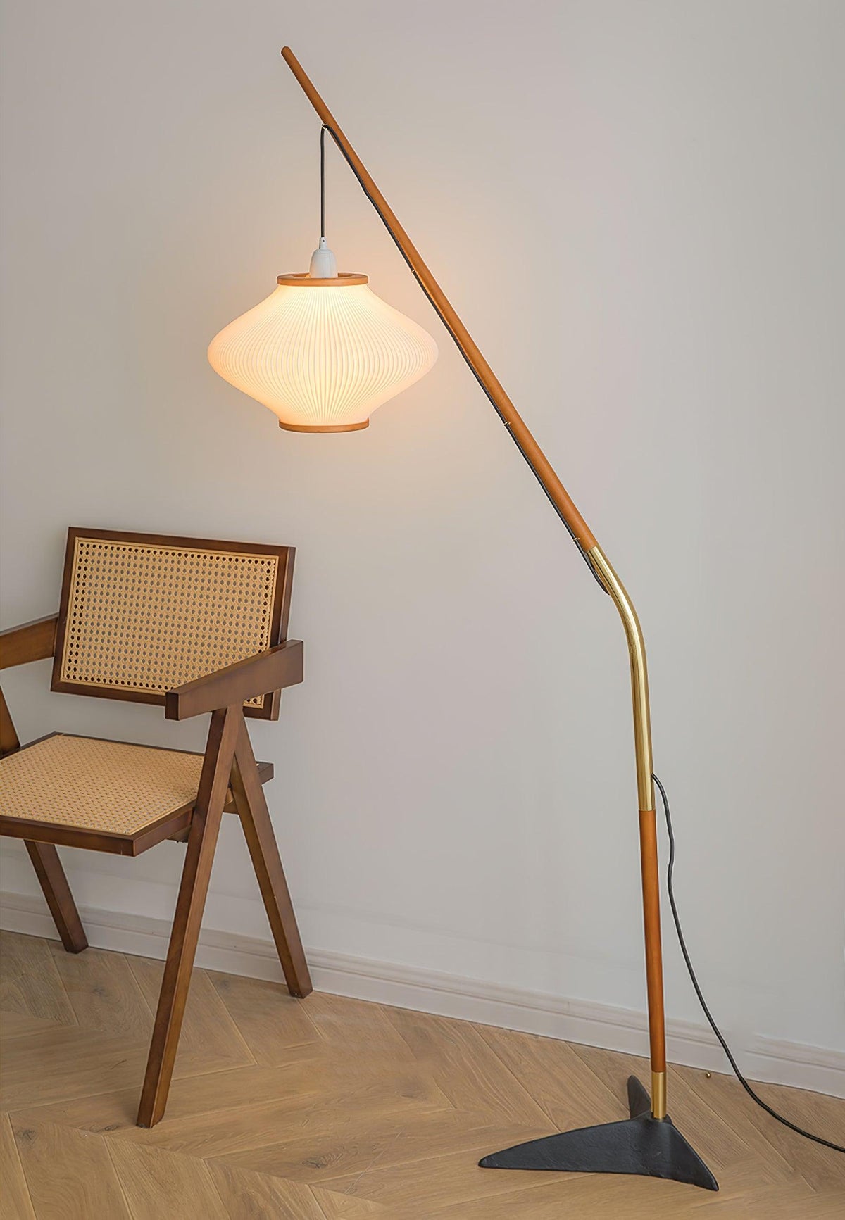 Ervenil Mid-Century-Stil Stehleuchte aus Holz und Glas