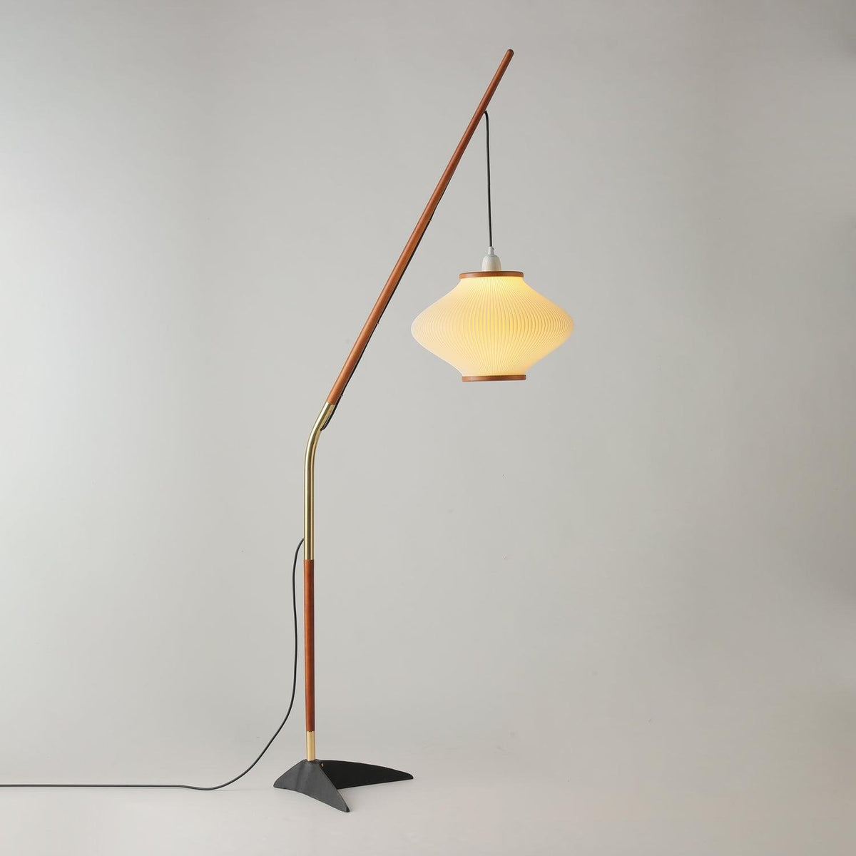 Ervenil Mid-Century-Stil Stehleuchte aus Holz und Glas