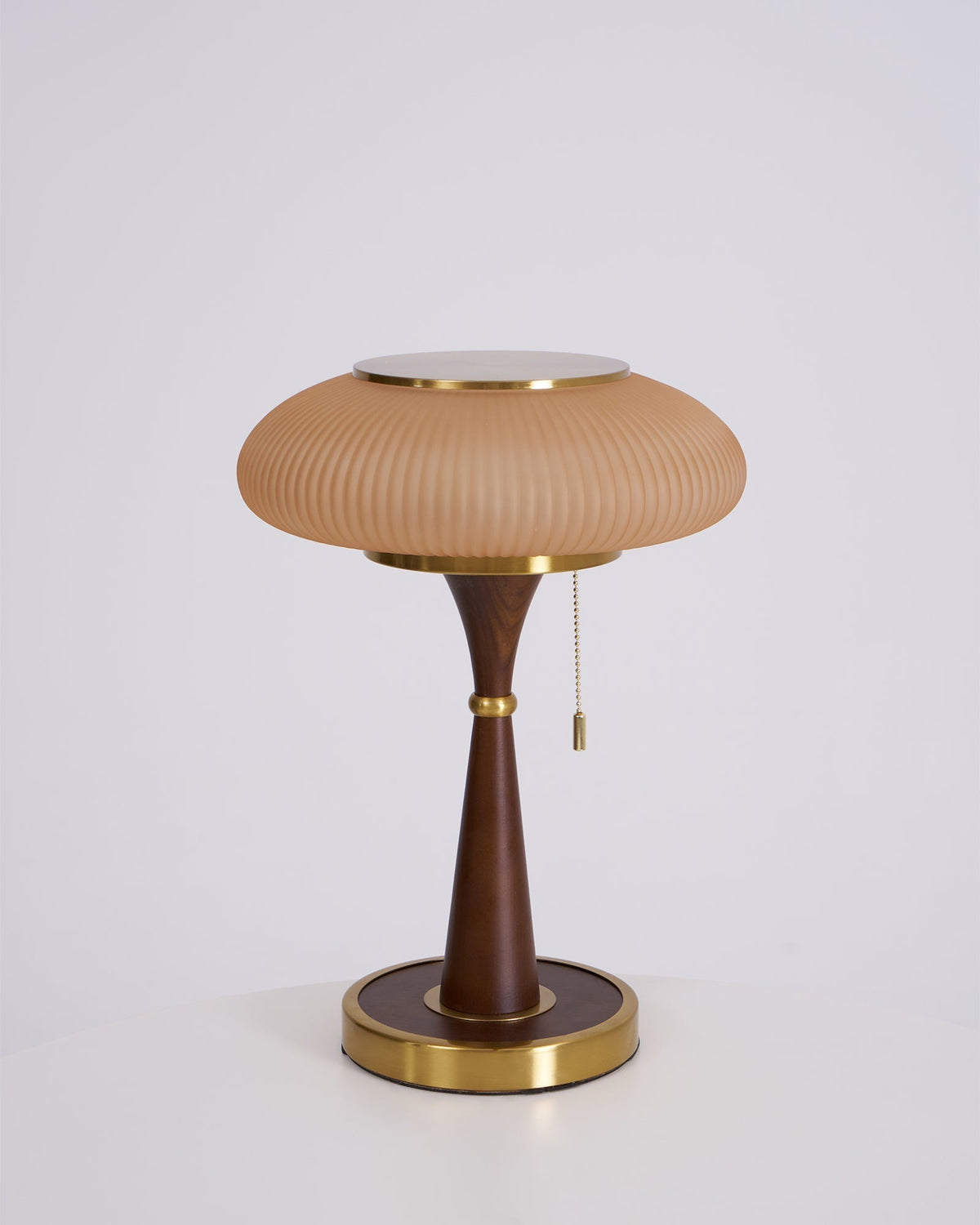 Vevelo Tischleuchte aus Holz im Vintage-Stil