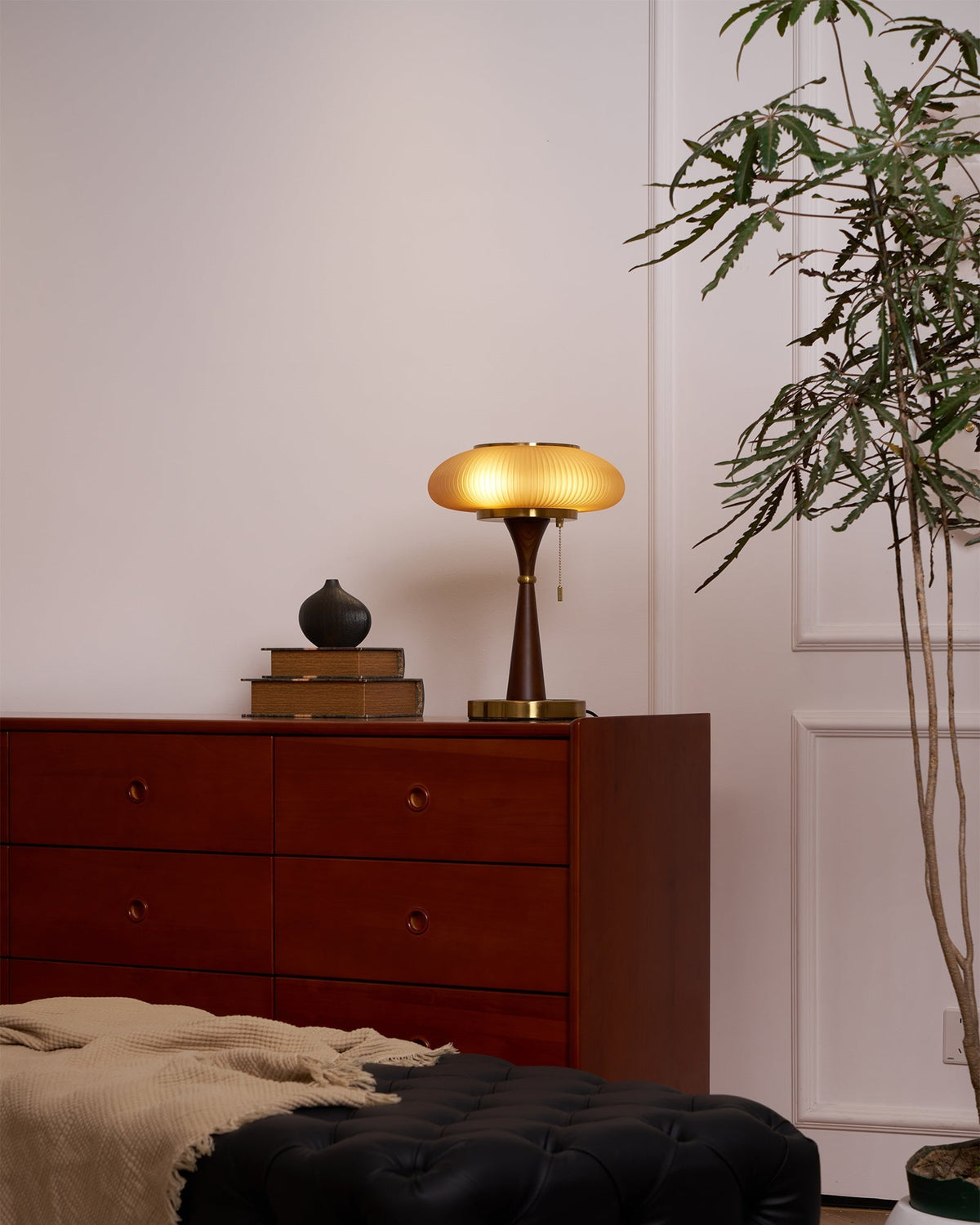 Vevelo Tischleuchte aus Holz im Vintage-Stil