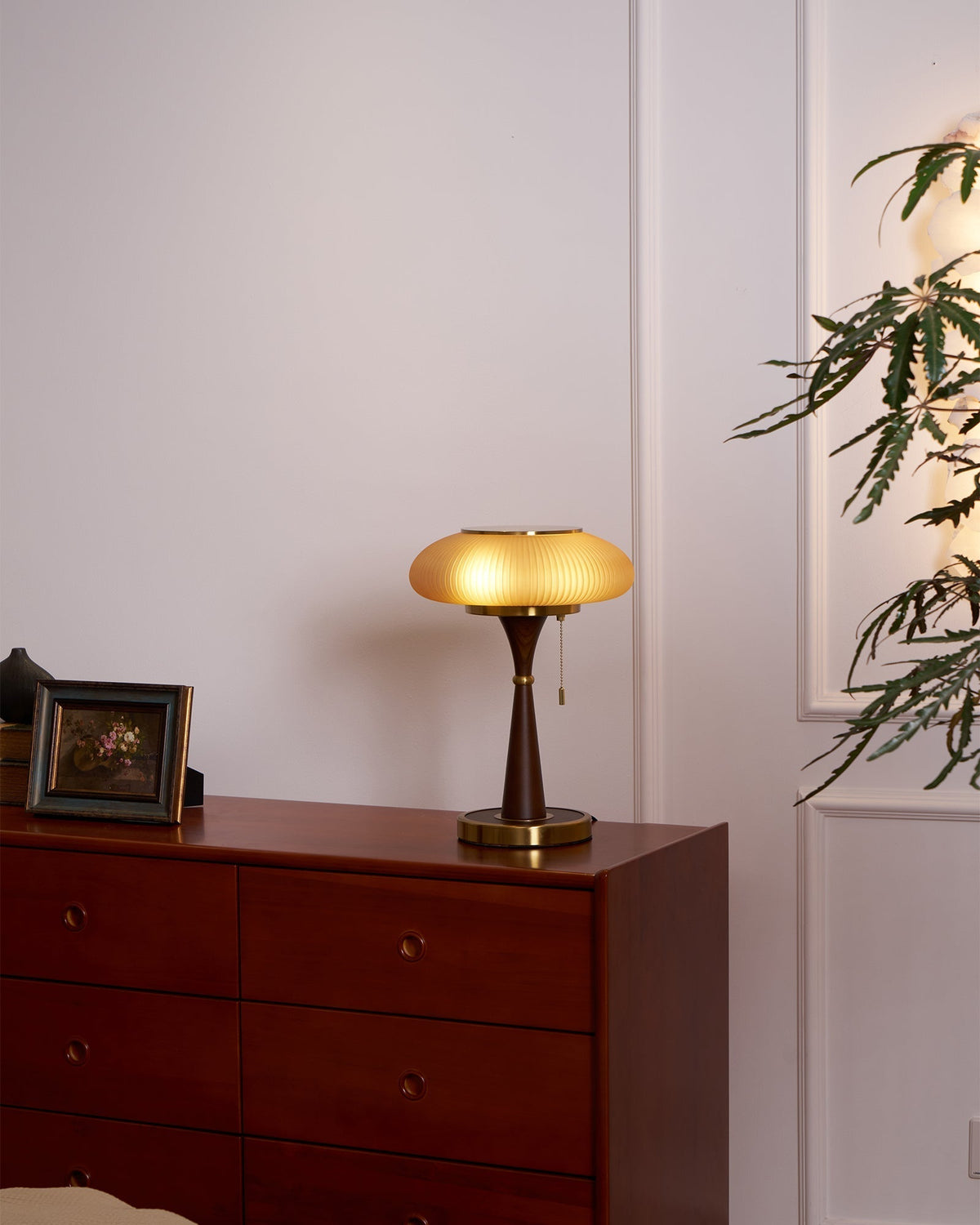 Vevelo Tischleuchte aus Holz im Vintage-Stil