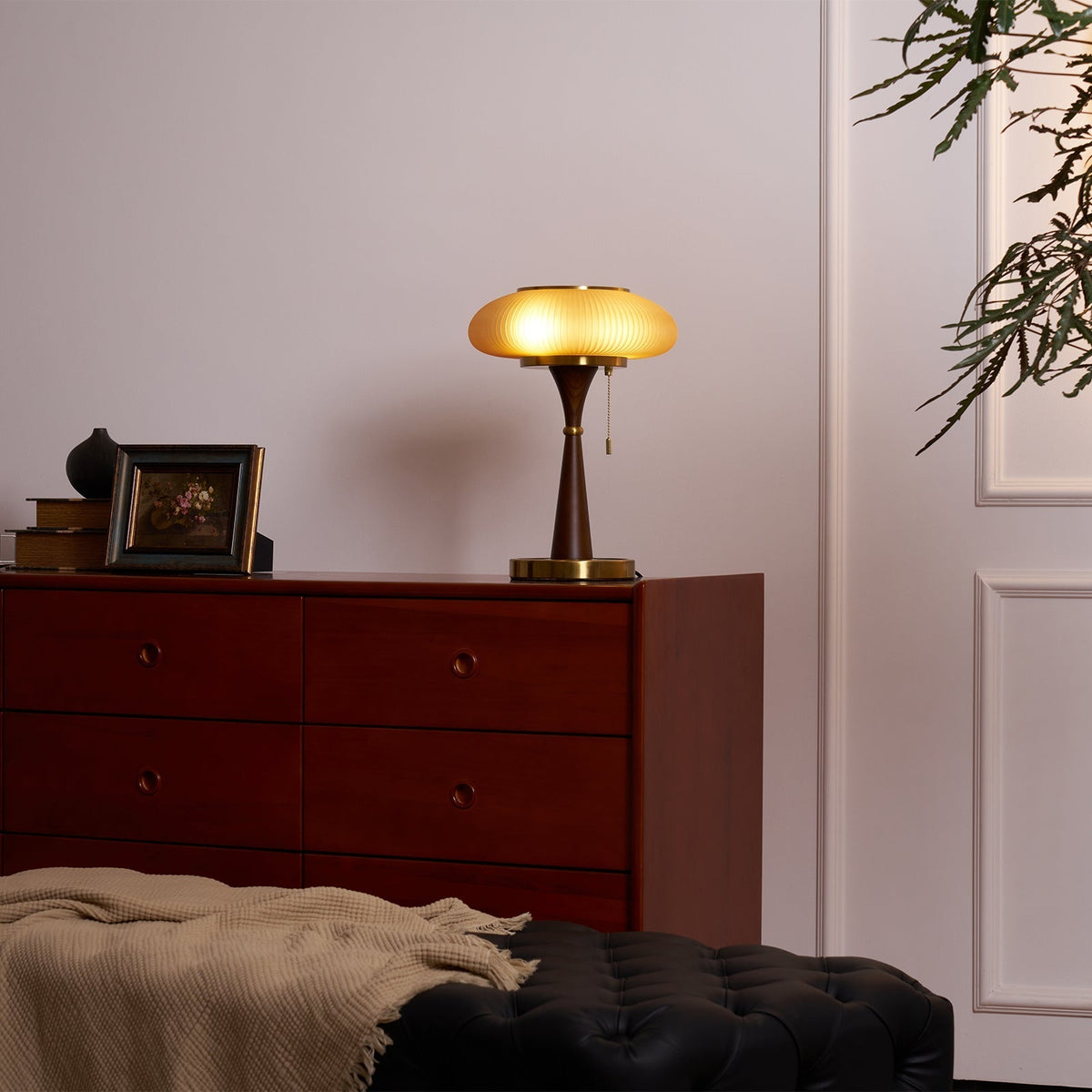 Vevelo Tischleuchte aus Holz im Vintage-Stil