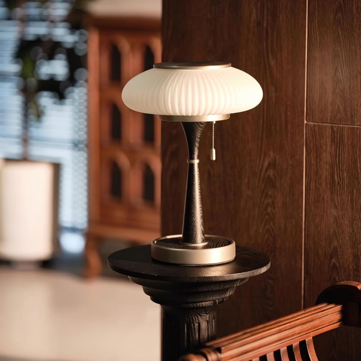 Vevelo Tischleuchte aus Holz im Vintage-Stil