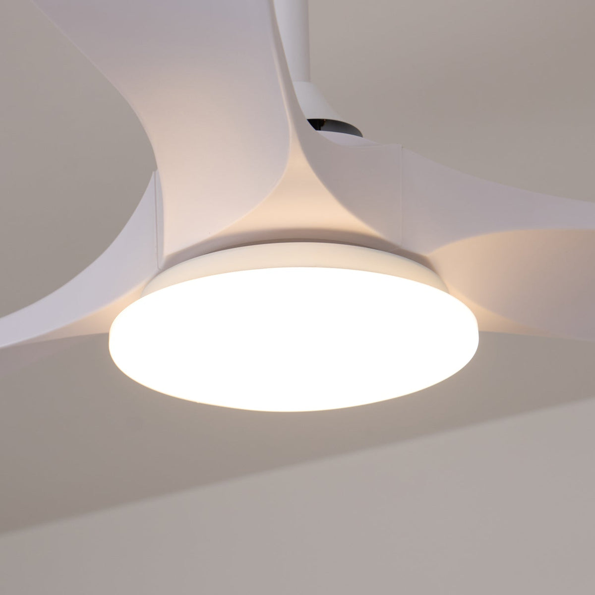 Oriken minimalistisch Deckenventilator mit Beleuchtung