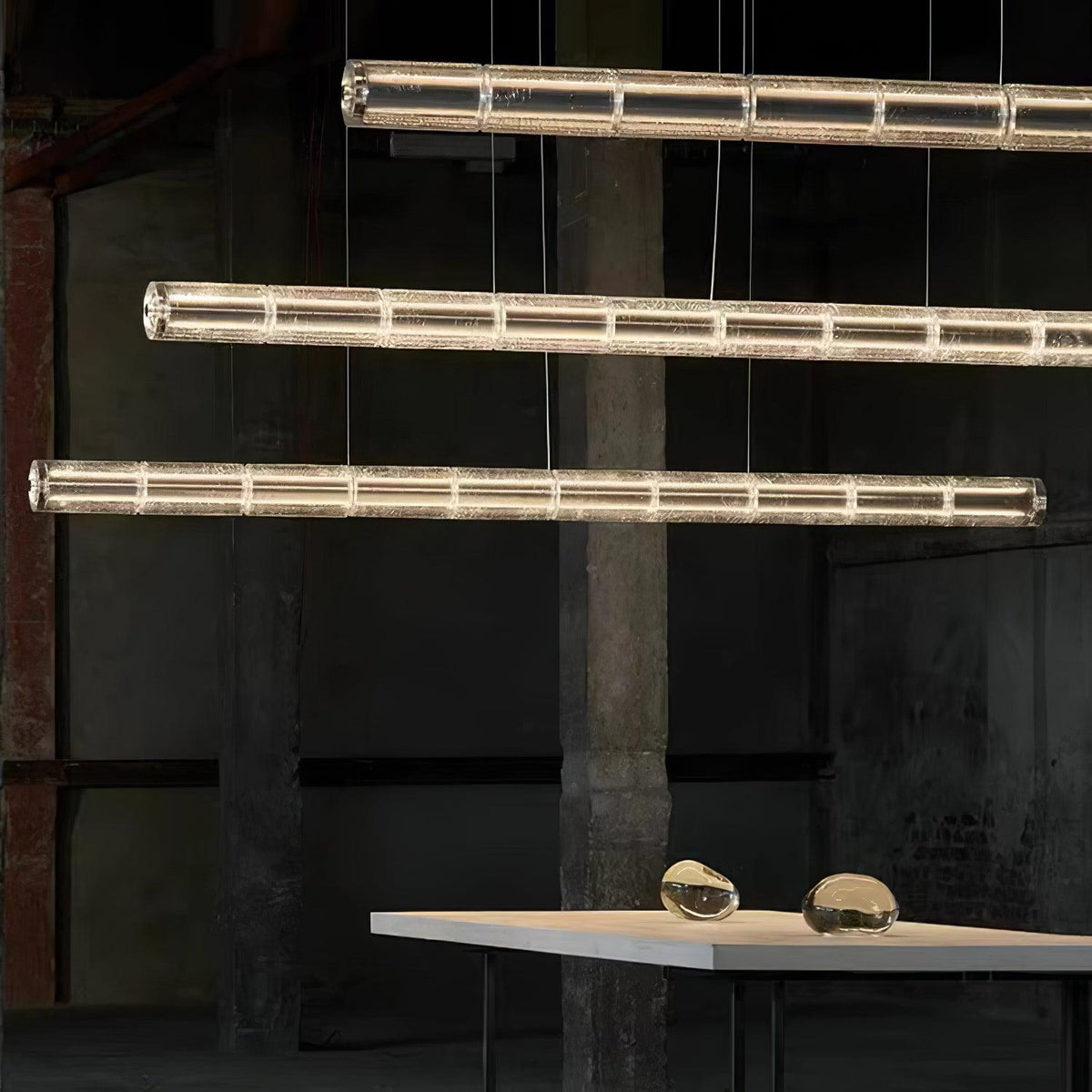 Karoa Linear Pendelleuchte aus transparentem Glas