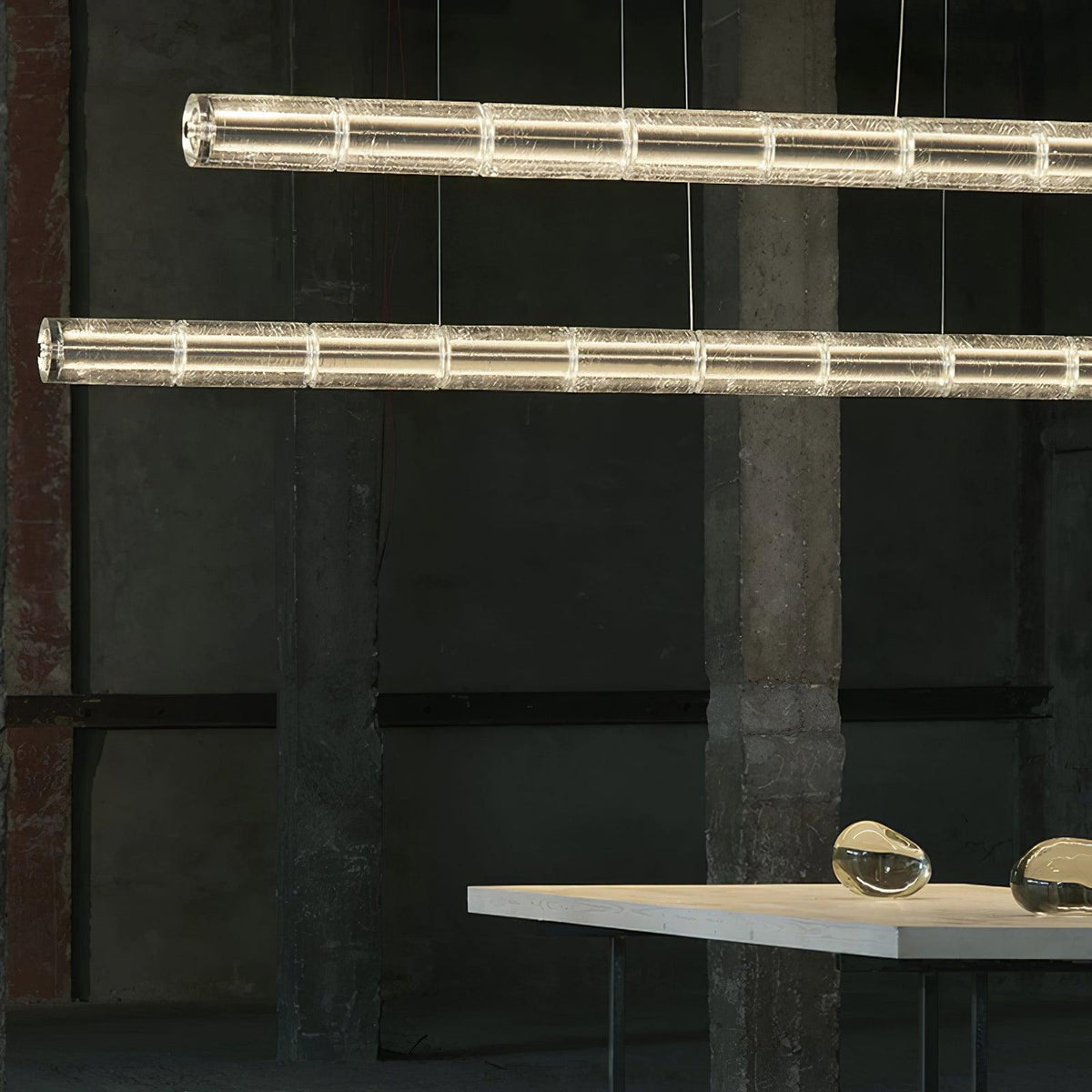 Karoa Linear Pendelleuchte aus transparentem Glas