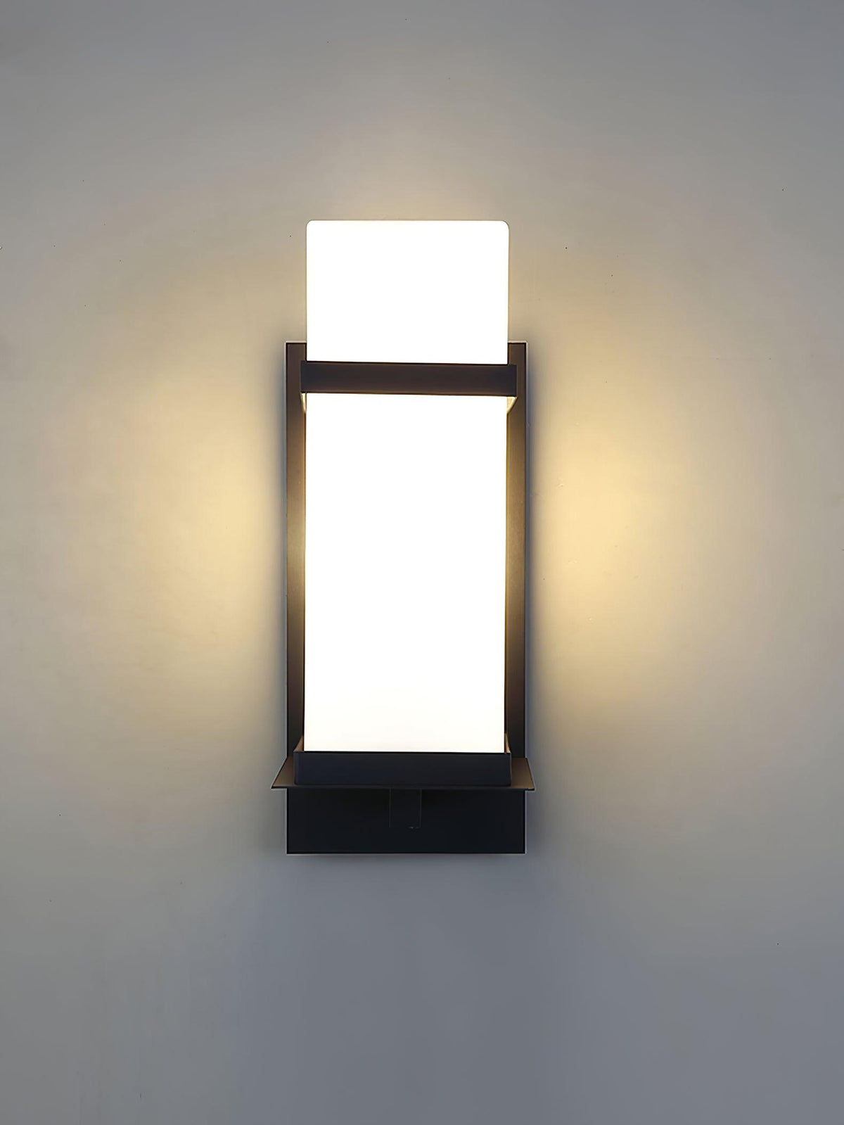 Dula Außenwandleuchte aus Kunstglas im nordischen Stil