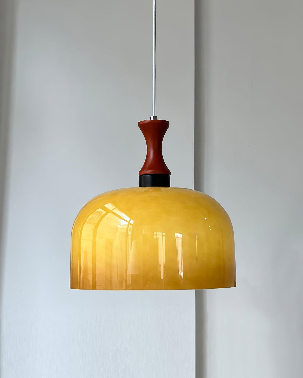 Lioraer Pendelleuchte aus Glas im Retro-Stil