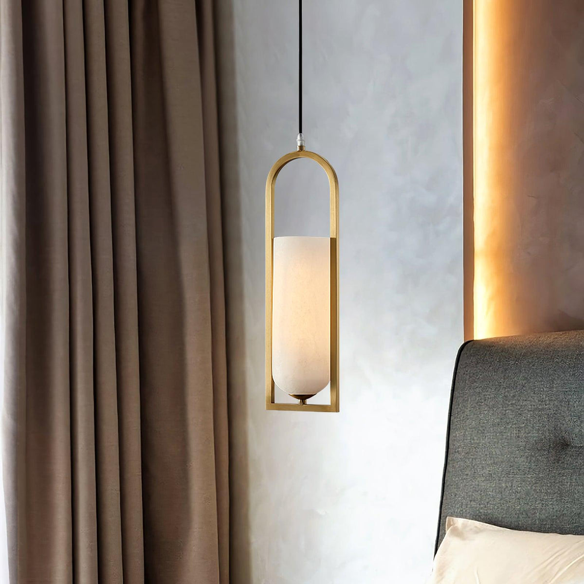 Svala Arch Alabaster Pendelleuchte