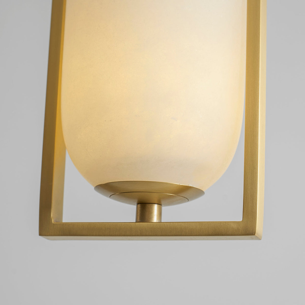 Svala Arch Alabaster Pendelleuchte
