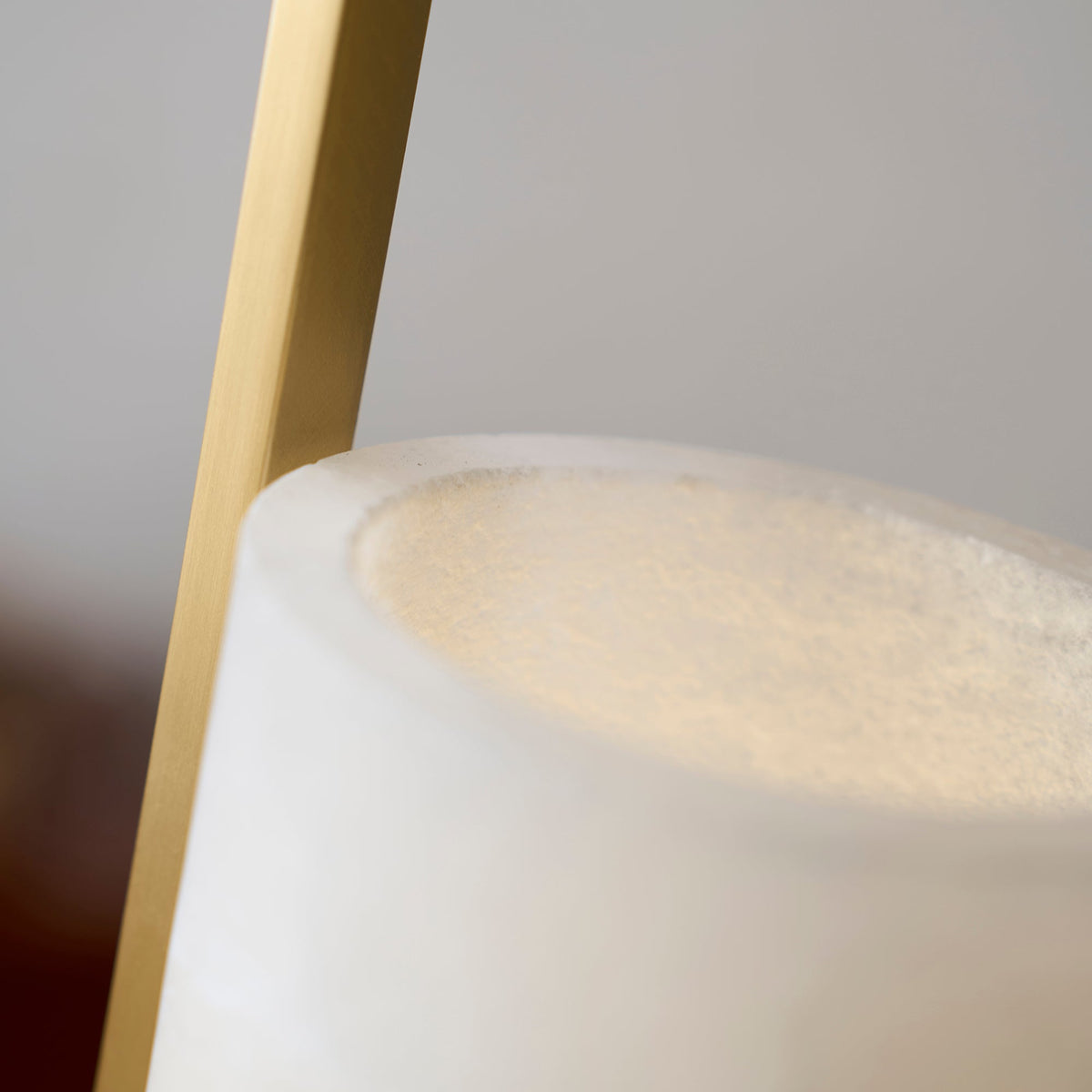 Svala Arch Alabaster Pendelleuchte