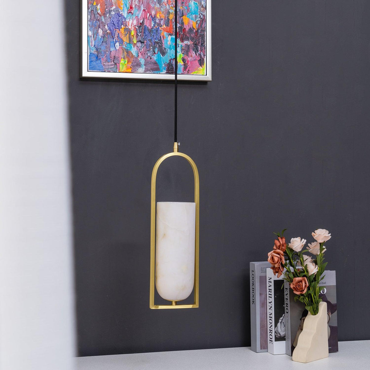 Svala Arch Alabaster Pendelleuchte