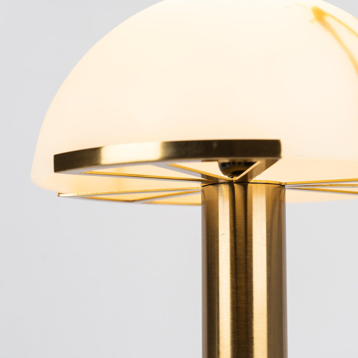 Keir Alabaster-Tischlampe