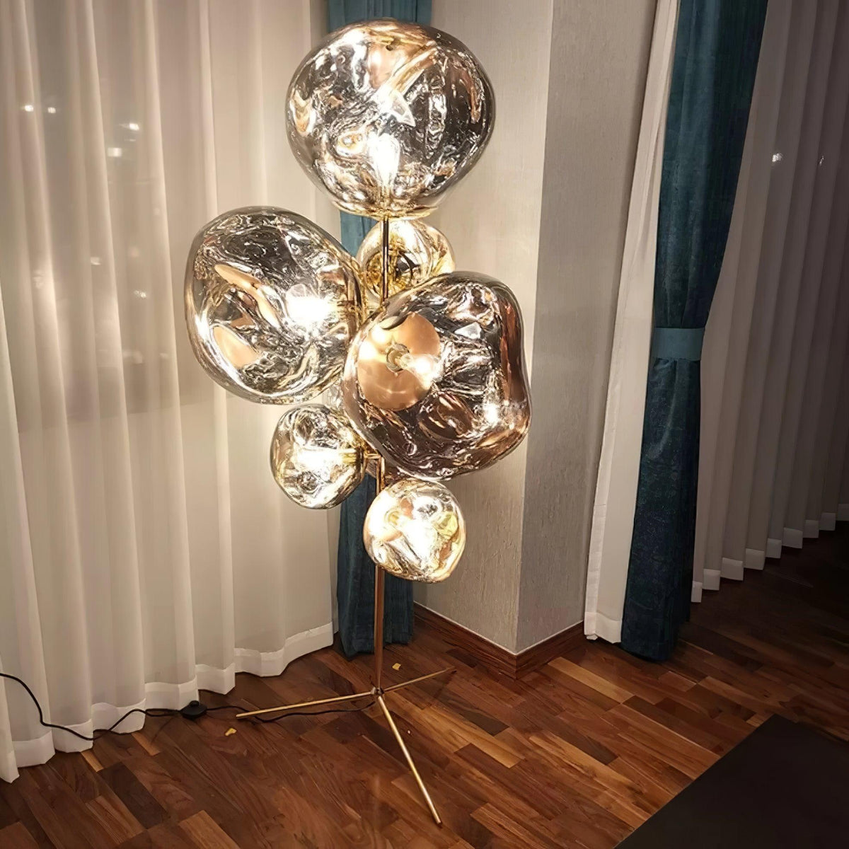 Calalielle Stehleuchte aus PVC in Kugel-Form für das Wohnzimmer | Cielum