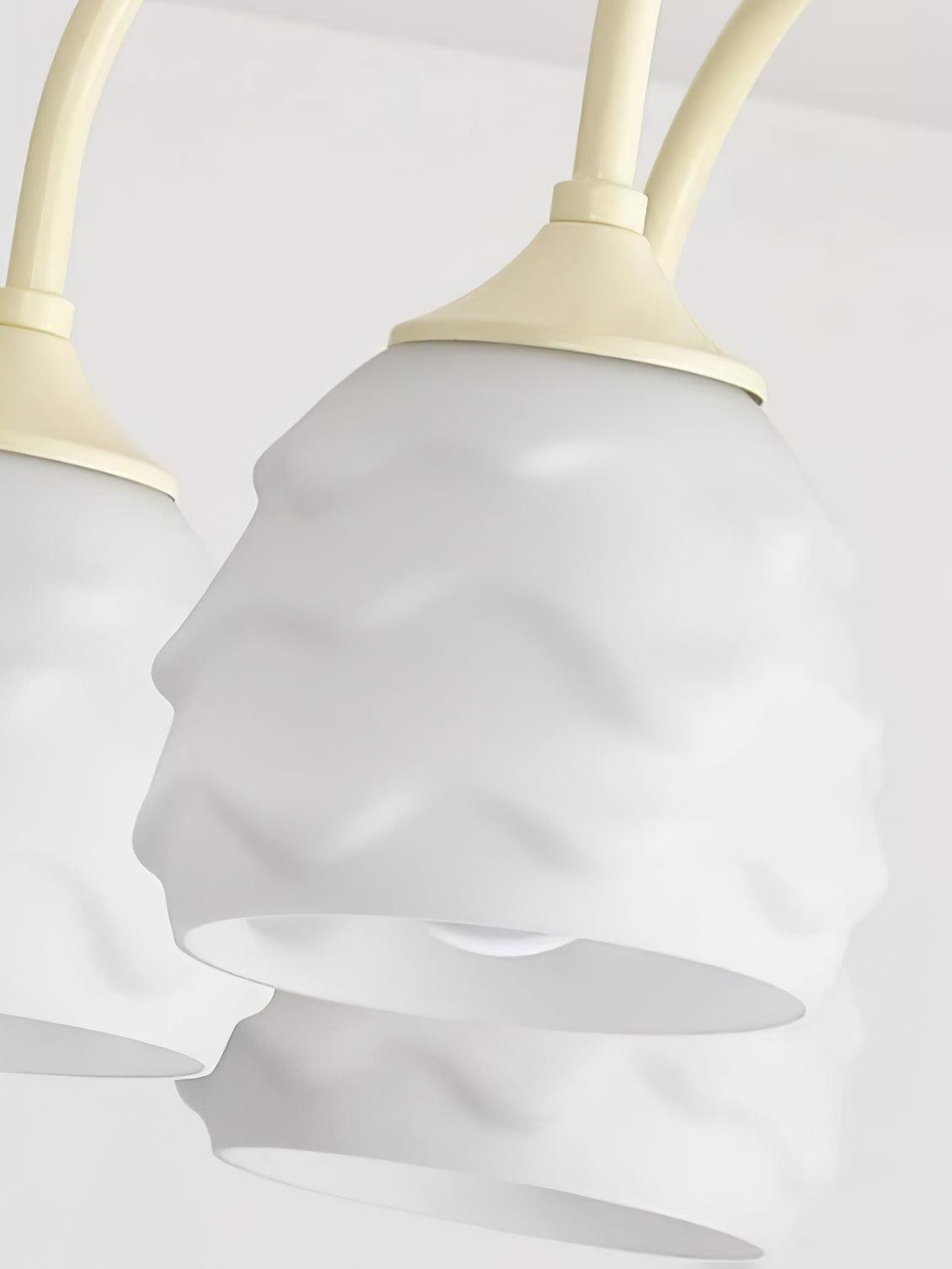 Veluissa Kronleuchter Melting Ice Cream aus Milchglas in Kieselsteinform
