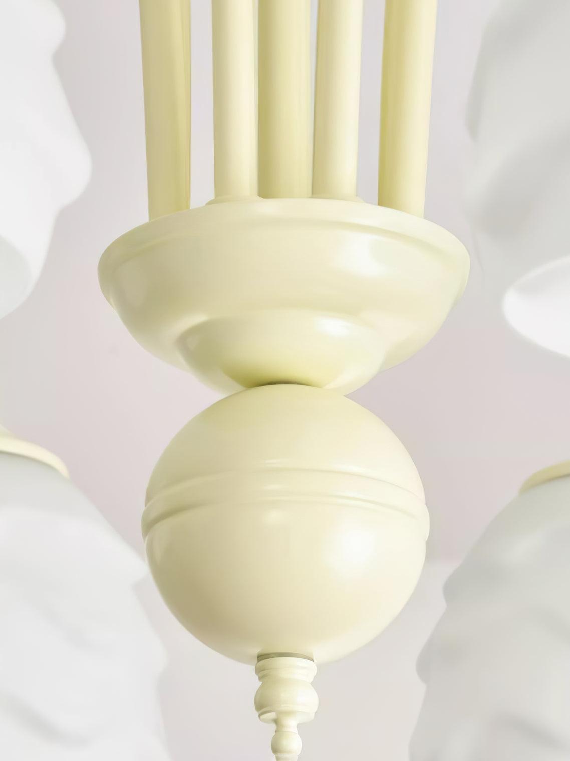 Veluissa Kronleuchter Melting Ice Cream aus Milchglas in Kieselsteinform