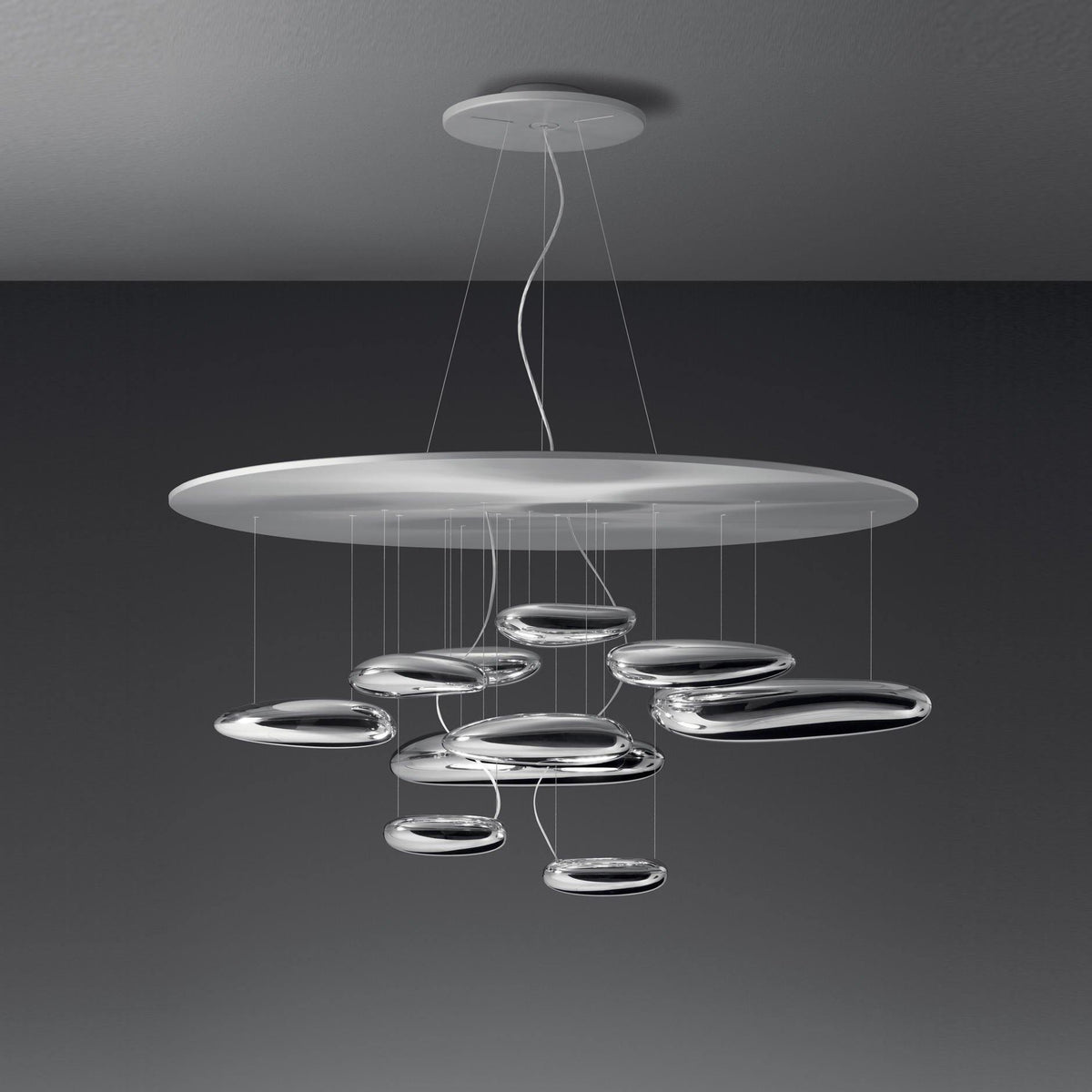 Orinanelle Kronleuchter aus Aluminium mit skulpturaler Kieselsteinform
