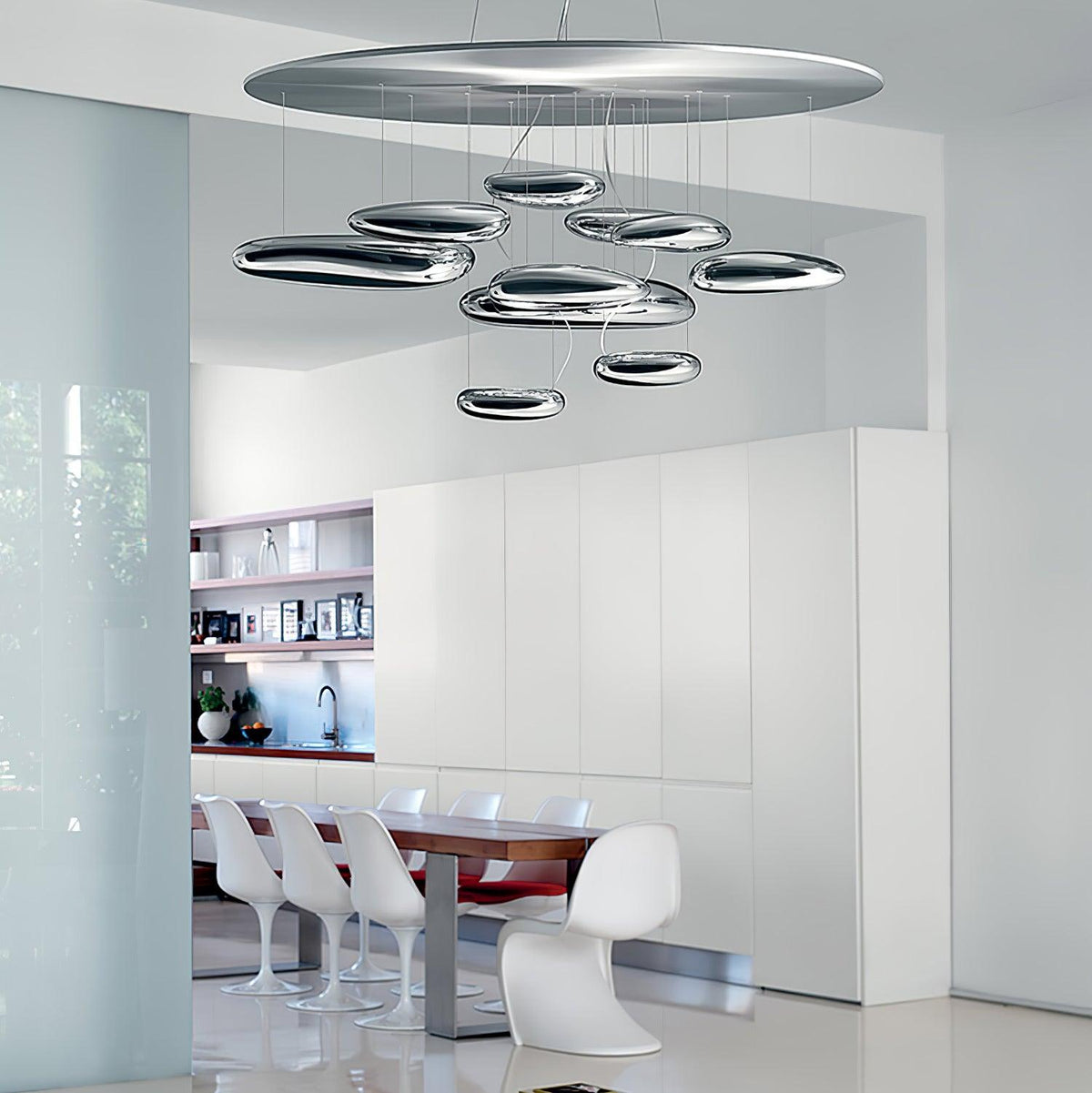 Orinanelle Kronleuchter aus Aluminium mit skulpturaler Kieselsteinform