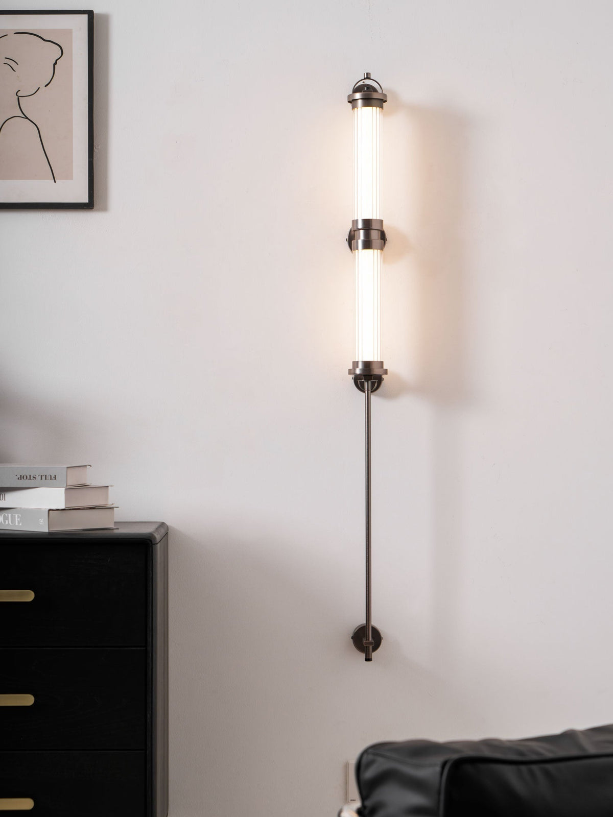 Eirirella Premium zeitgenössische vertikale Wandleuchte aus Glas