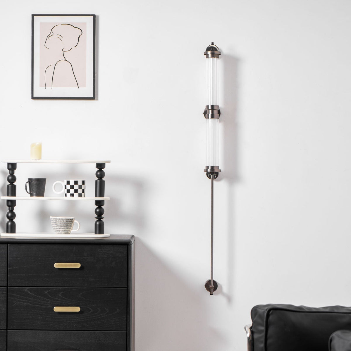 Eirirella Premium zeitgenössische vertikale Wandleuchte aus Glas