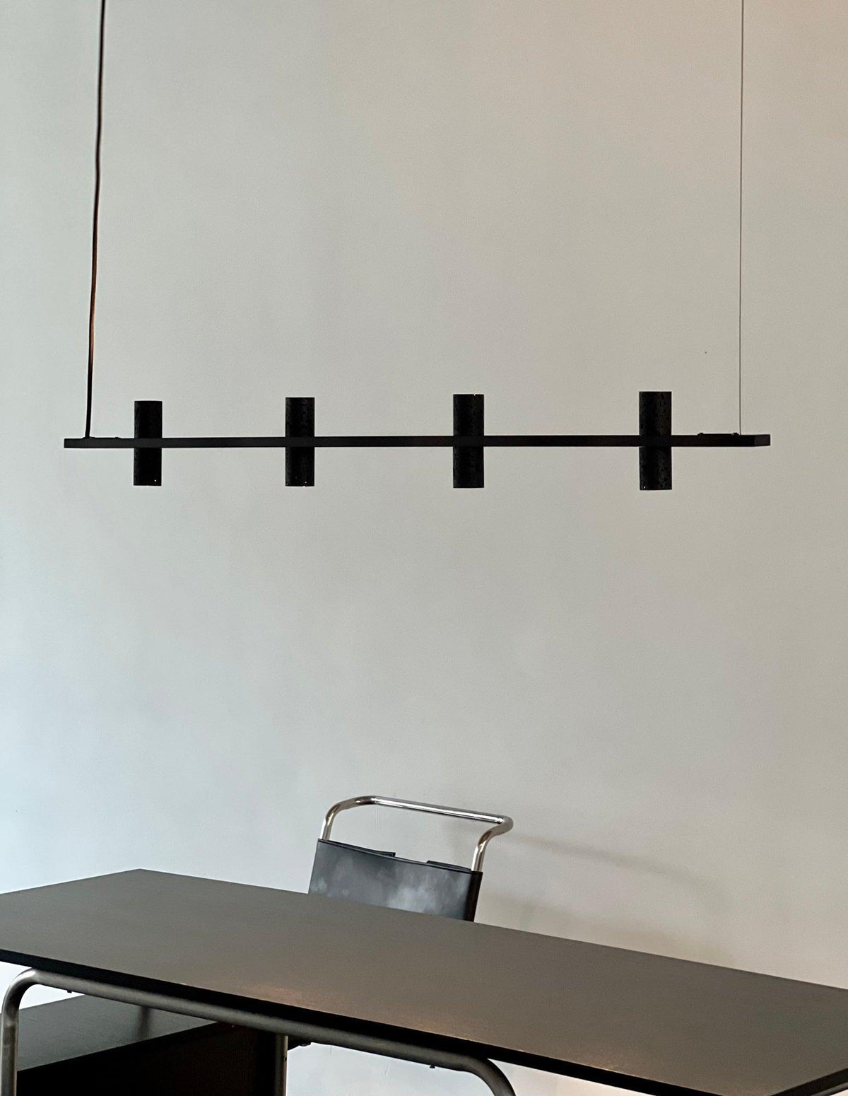 Nernis Pendelleuchte Parallel Schwarz Travertin Minimalistisch Linear