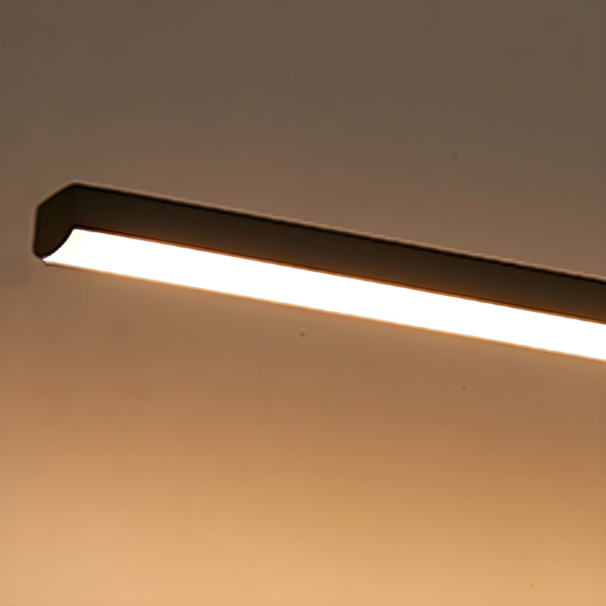 Yume lineare zeitgenössische minimalistische Wandleuchte aus Spiegel