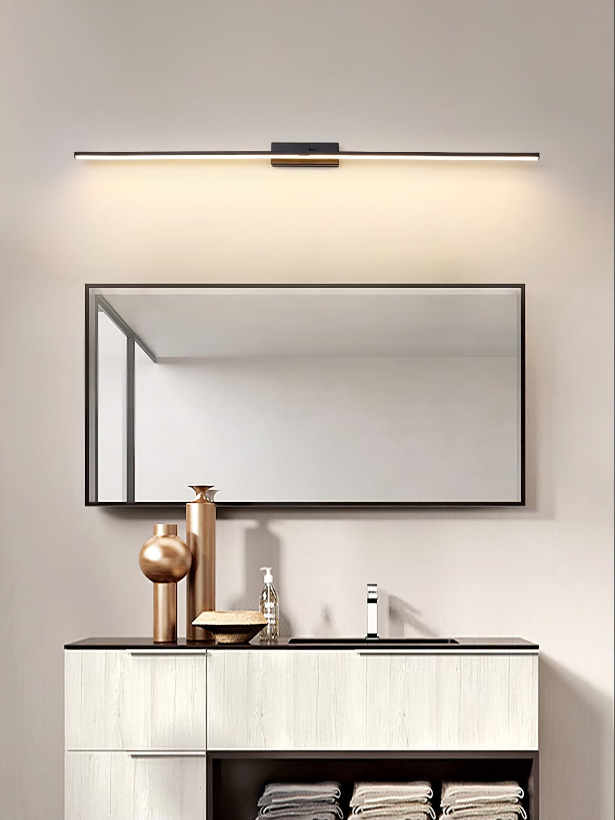 Yume lineare zeitgenössische minimalistische Wandleuchte aus Spiegel