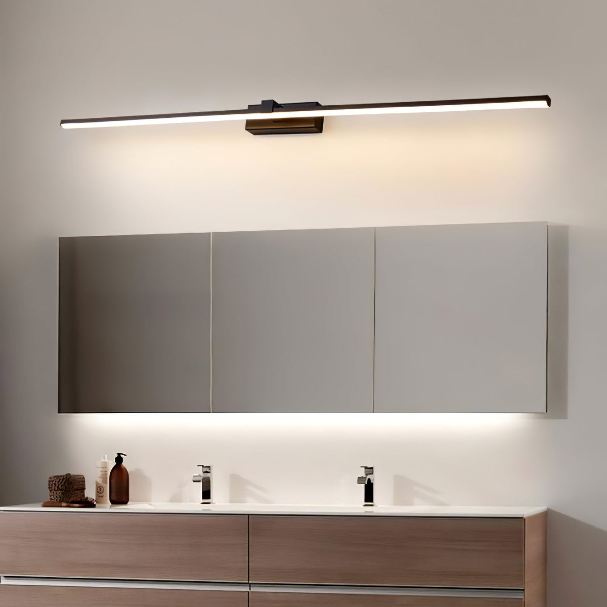Yume lineare zeitgenössische minimalistische Wandleuchte aus Spiegel