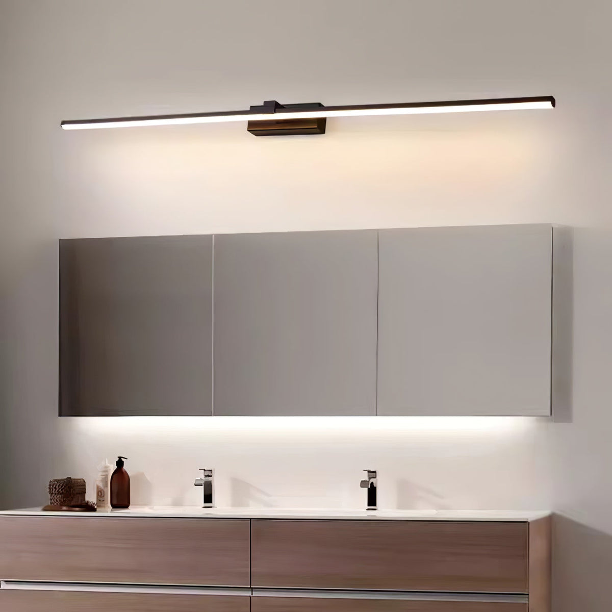 Yume lineare zeitgenössische minimalistische Wandleuchte aus Spiegel