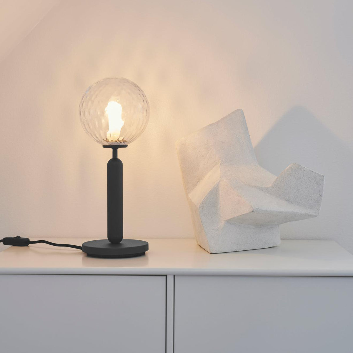 Eirelielle Minimalistische Tischleuchte aus Glas