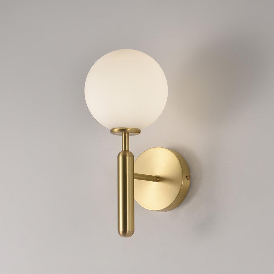 Culorara zeitgenössische minimalistische Wandleuchte aus Messing
