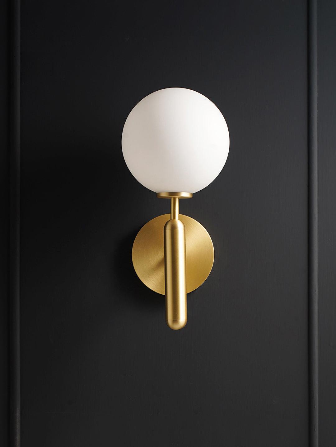 Culorara zeitgenössische minimalistische Wandleuchte aus Messing
