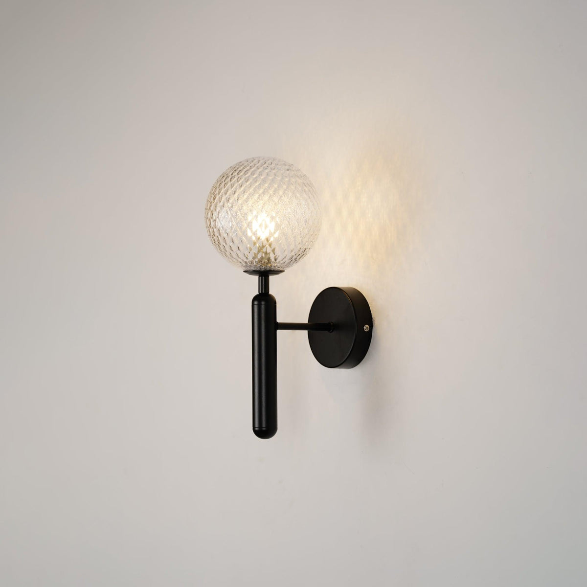 Kynlo Wandleuchte Mit Stecker Transparent Optisches Glas Kugel Nordisch Minimalistisch für Schlafzimmer