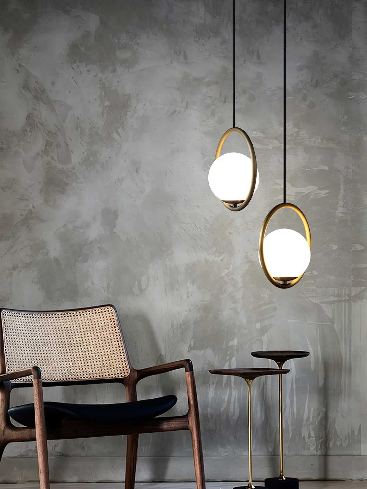 Orieria Pendelleuchte aus Messing im modernen Ringdesign