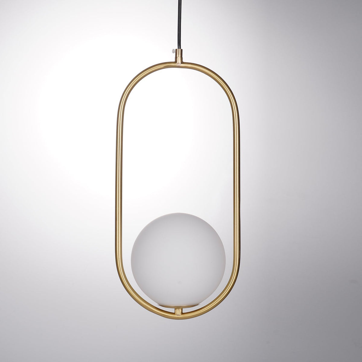 Orieria Pendelleuchte aus Messing im modernen Ringdesign