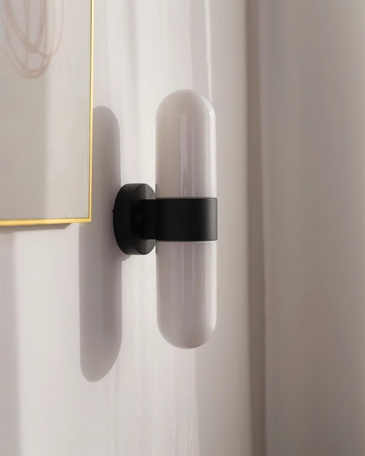 Wandleuchte aus Metall und Glas, moderner minimalistischer vertikaler Sockel für das Schlafzimmer | Cielum