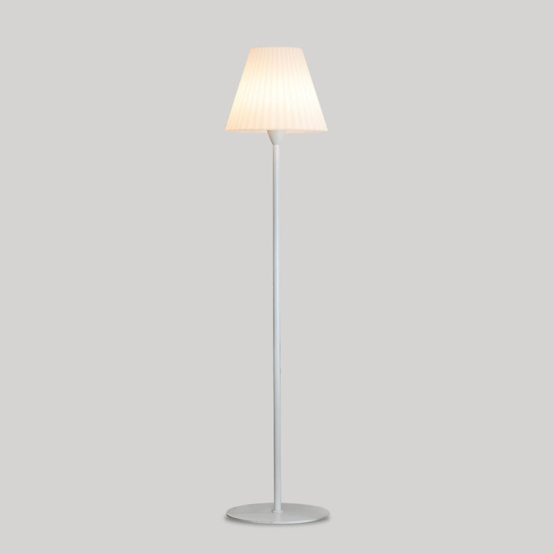 Pleaty Stehleuchte
