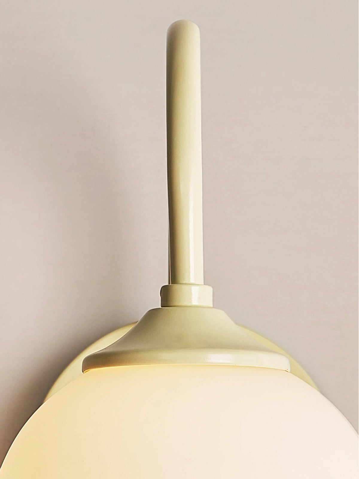 Velorenne Wandleuchte aus Glas in elegantem Design