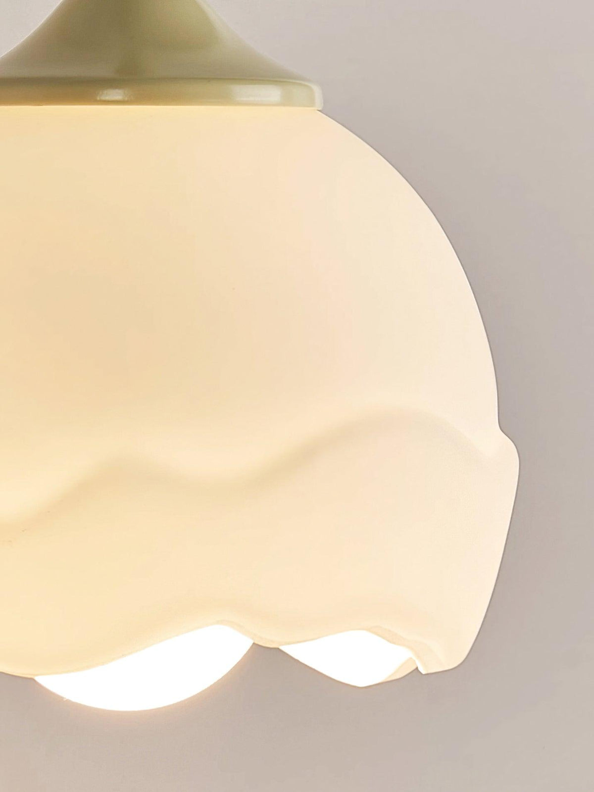 Velorenne Wandleuchte aus Glas in elegantem Design
