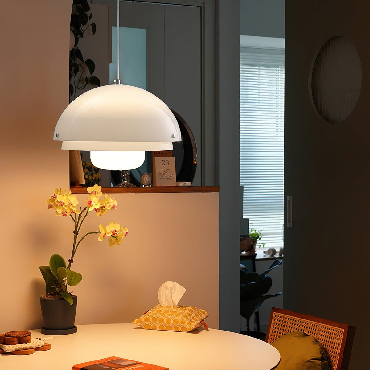 Velisena Pendelleuchte aus Milchglas in Weiß