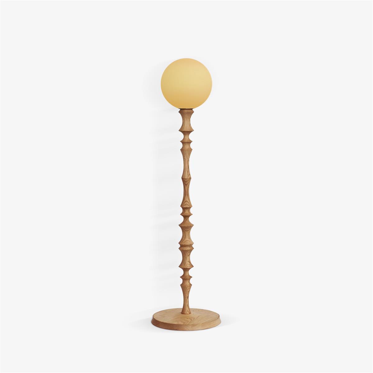 Vilten elegante Stehleuchte aus Holz