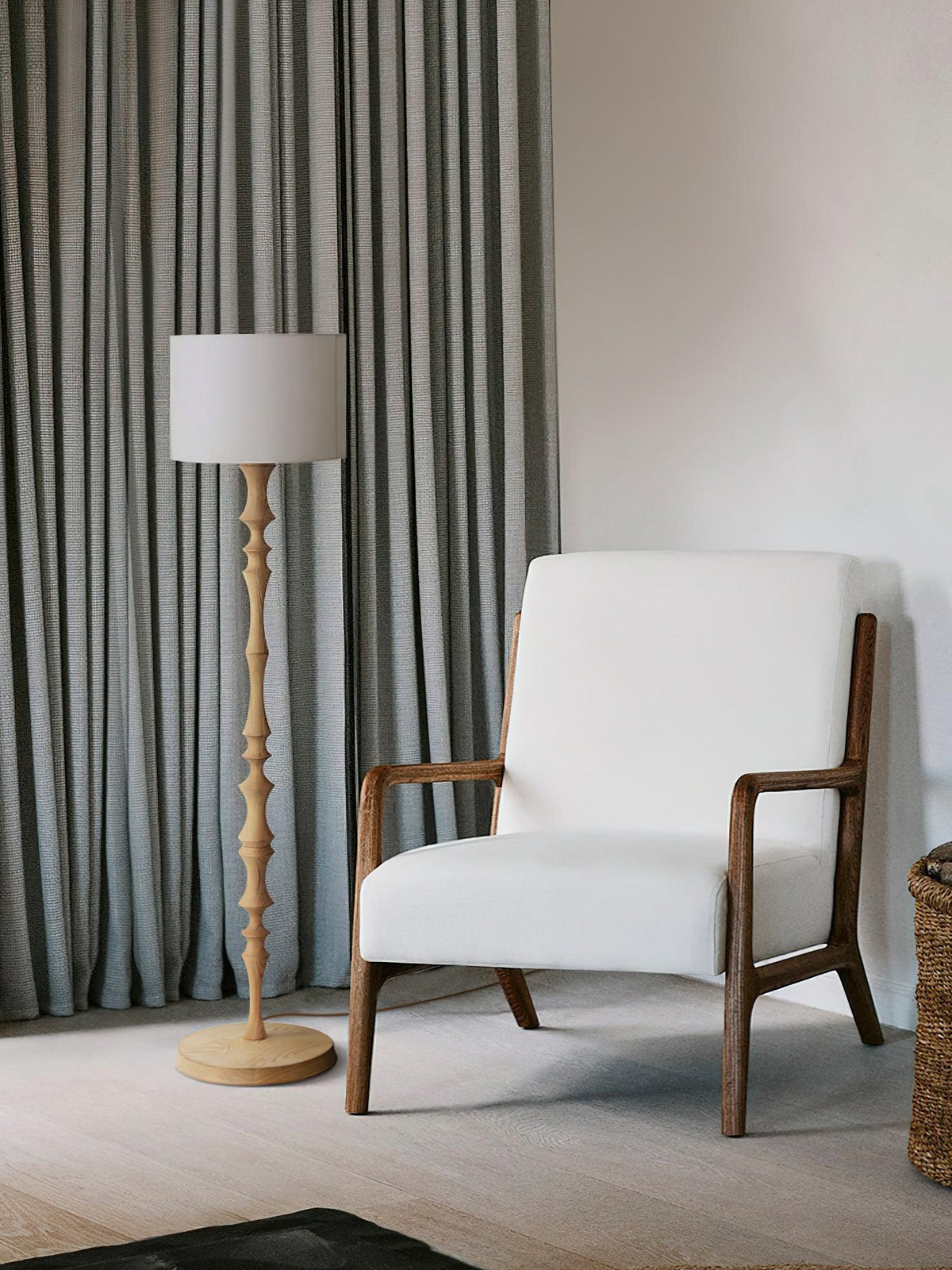 Vilten elegante Stehleuchte aus Holz
