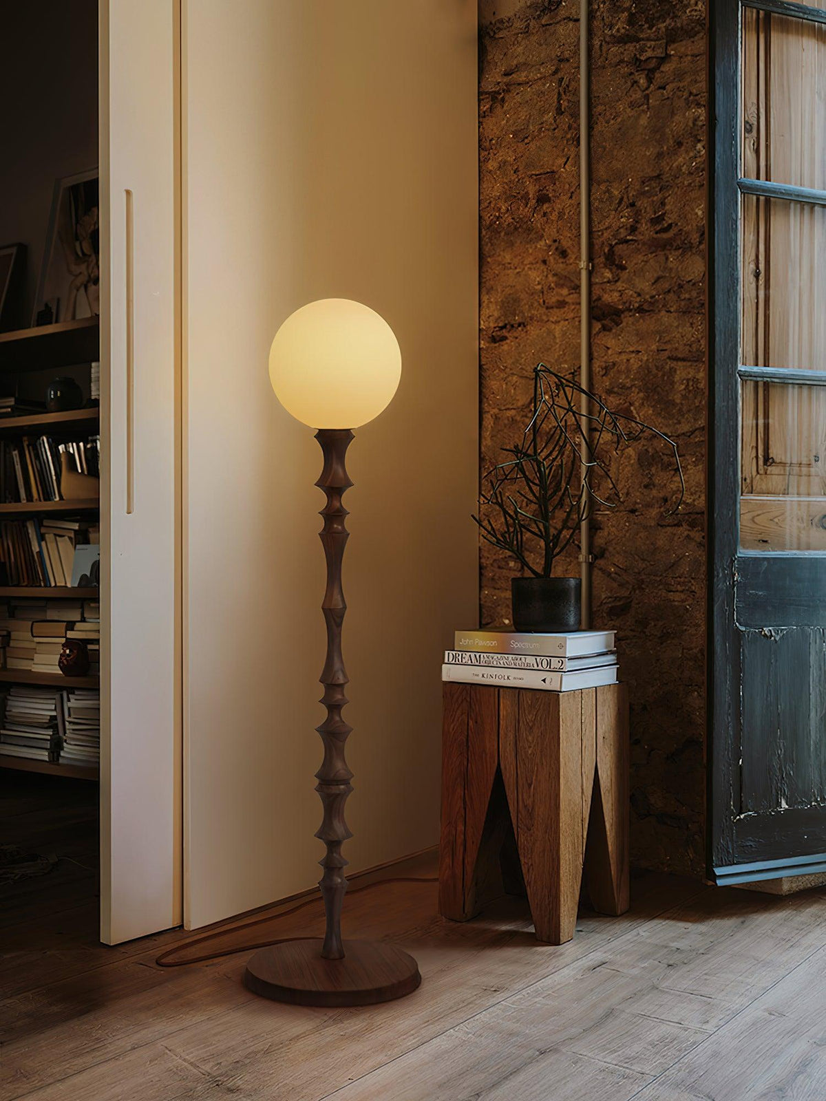 Vilten elegante Stehleuchte aus Holz